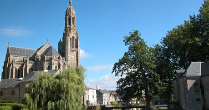 Saint Laurent sur Sèvre plus beau village du Monde