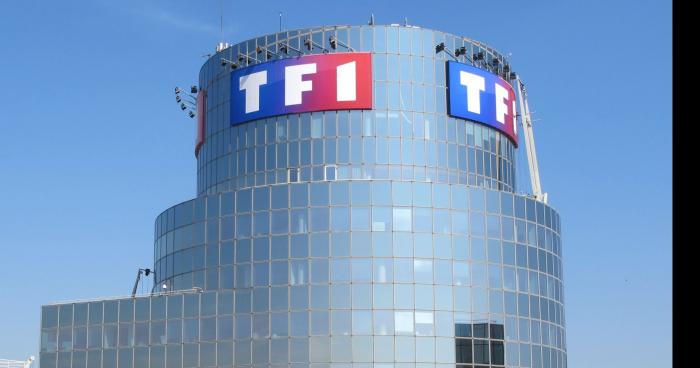 Les gilets jaunes bloquent les locaux de Tf1